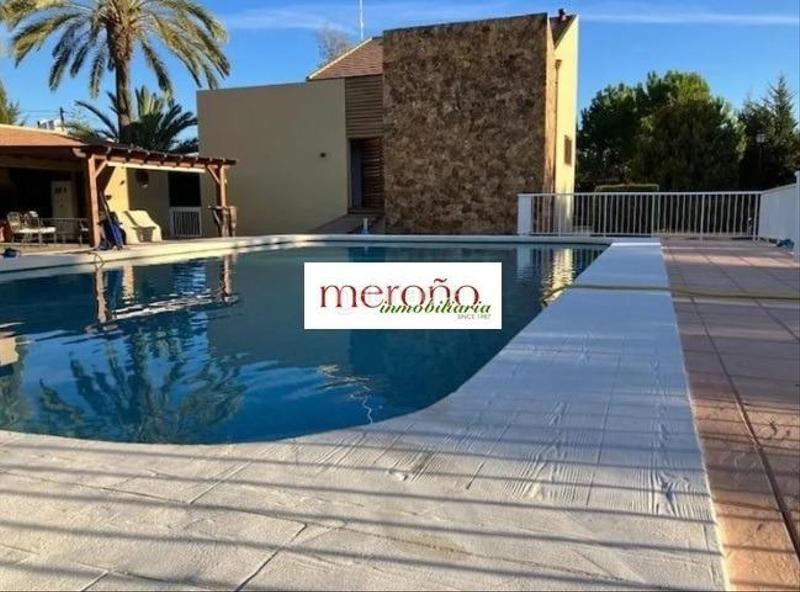 Foto 1b0575c3-9c3c-4fe2-a06b-4559c1354c6b. Alquiler chalet casa zona ctra santa pola en La Portalada Elche / Elx