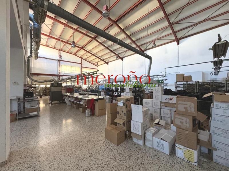 Foto b777f499-b61e-4a9c-9780-521df9aaf2ec. Miete fabrikhalle in Jubalcoi Elche / Elx