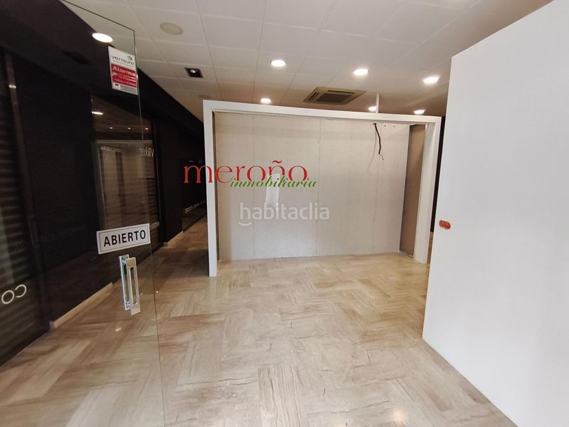 Foto b734de7f-6a88-4b33-a1de-a0a4c2ef1c1a. Local comercial a Centro Elche / Elx