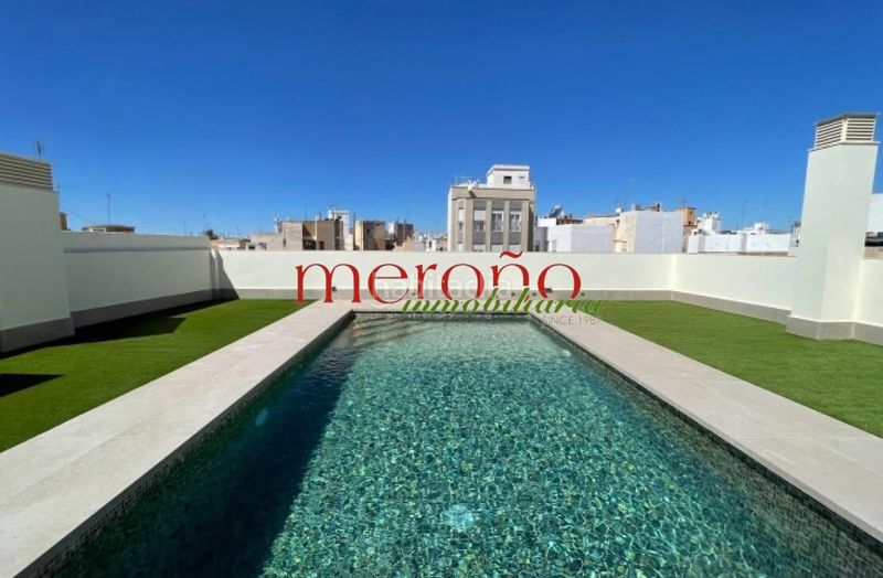 Foto 9163c4e4-ff36-4b7f-afc7-9a64b746f437. Pis amb piscina a Centro Elche / Elx