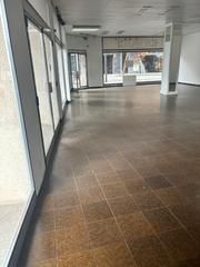 Lloguer Local Comercial  Avinguda del salòria. Local en venda o lloguer