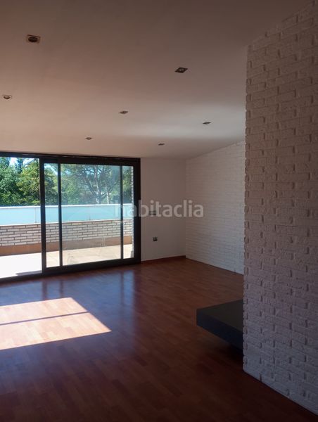 Foto bc34bb3f-7663-406f-8c37-ab0e0c0da51e. Xalet amb xemeneia calefacció aparcament piscina a Gironella