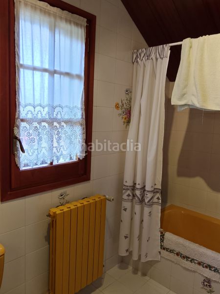Foto 0e6f5f50-fc65-46b9-8109-16a1abb616bc. Xalet amb xemeneia calefacció aparcament a Berga