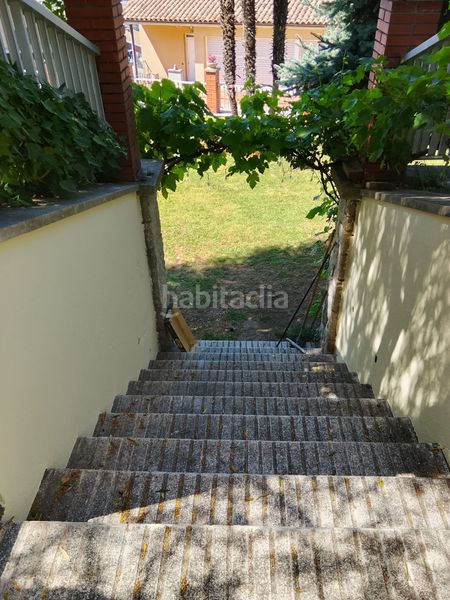 Foto f1176d32-c518-4501-92df-386af715683a. Xalet amb xemeneia calefacció aparcament a Berga
