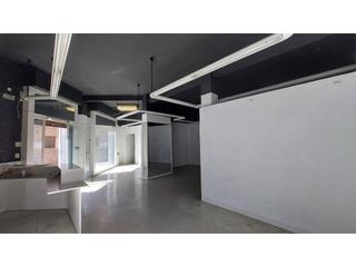 Local commercial  Carrer de salvador murt. Local en venta en llevant