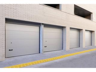 Miete Autoparkplatz in Roca 14. Garaje en alquiler en ponent