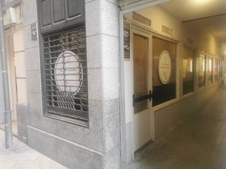 Location Local commercial à Nou 49. Alquiler de local comercial en igualada  centre
