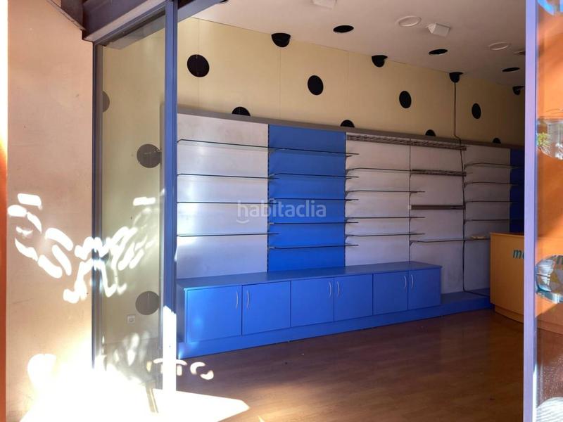 Foto cbbd99a0-7e77-4ba7-b03e-341f2b86d292. Lloguer local comercial a doctor pasteur 20 a Ponent - Set Camins Igualada