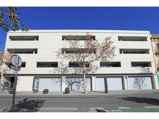 Lloguer Aparcament cotxe a Plaza castells 5. Alquiler de plaza de parking en ponent, igualada