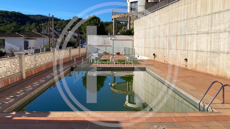 Foto 8c83dbf2-ec32-4fb8-9711-1a27202f9ac2. Maison avec chauffage parking piscine dans Sant Feliu de Codines