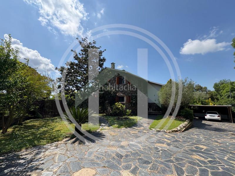 Foto 96854d79-01df-45c3-89da-aa289bf7e943. Casa con riscaldamento parcheggio piscina in Cardedeu