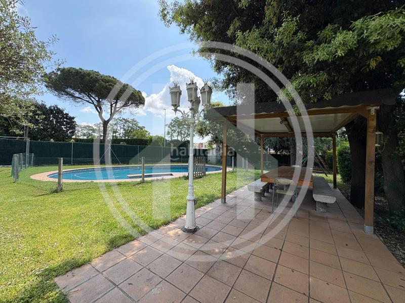 Foto acd109dc-6ab2-415e-ab35-9c40090d980b. Casa con riscaldamento parcheggio piscina in Cardedeu