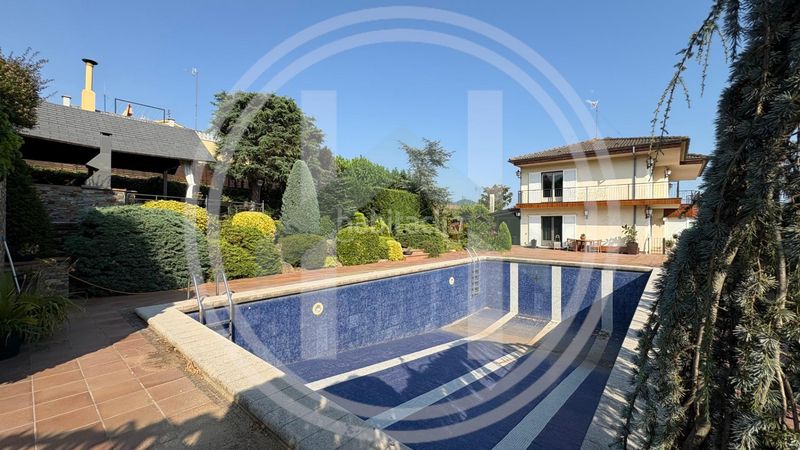 Foto b2b765d6-e78a-4dce-8b89-feb7a1765930. Casa amb calefacció aparcament piscina a Sant Celoni