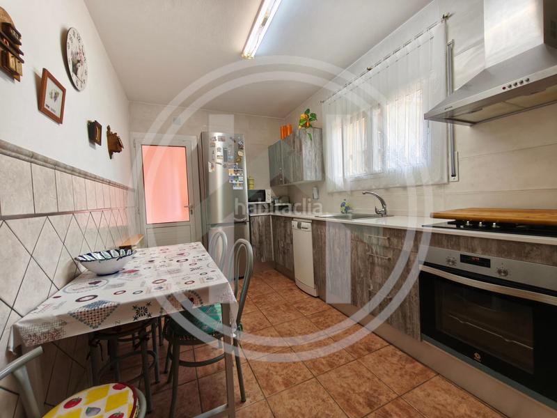 Foto 5b3e53df-3640-4b77-99e9-fb53cf433ccf. Casa con riscaldamento parcheggio piscina in Cànoves i Samalús