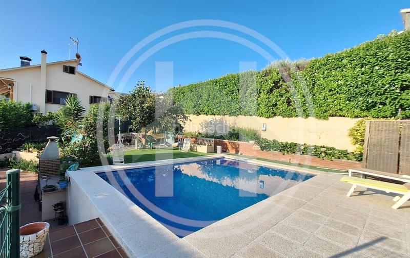 Foto 761e43e3-bf2e-411b-ac7a-0f14e692290e. Casa con riscaldamento parcheggio piscina in Cànoves i Samalús