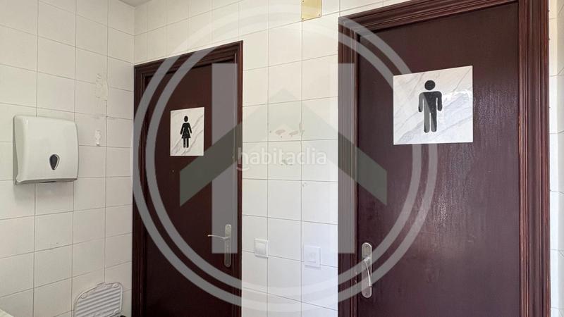 Foto 0d52e321-94e6-422a-9649-0146da3e99f2. Pas-de-porte local commercial dans Roca del Vallès (La)