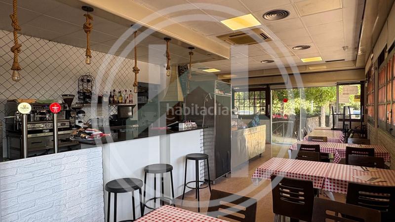 Foto 3c87247d-bc77-4dcc-8fa4-4cf4f8283d03. Pas-de-porte local commercial dans Roca del Vallès (La)