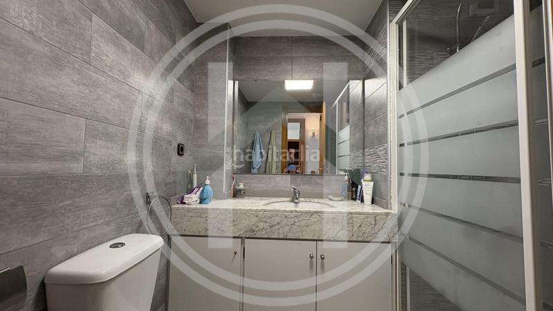 Foto b7fa40a9-d98f-4375-9b9f-8156428e4856. Piso  con parking en el centro en Sota el cami ral Granollers