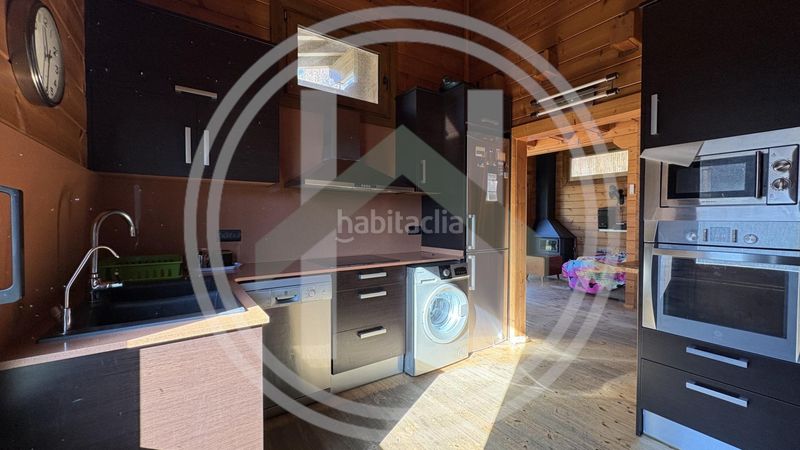 Foto 6a28fc3c-c2ae-4c49-9745-a15bdb90d587. Casa amb aparcament a Gualba