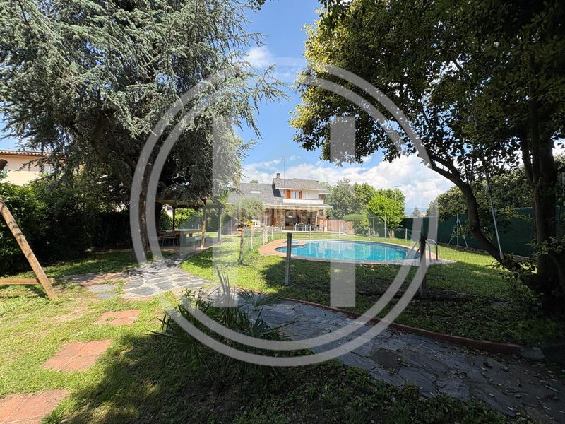 Foto 3c4535df-59cf-4a51-a49e-331300c37e07. Casa amb calefacció aparcament piscina a Cardedeu