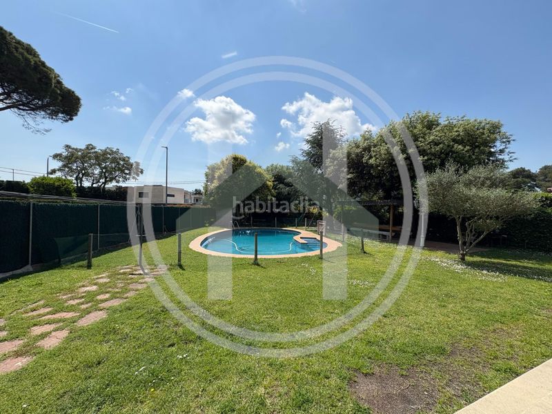 Foto 6e8e3950-7814-4bc6-ab92-59e6a29f6c39. Casa amb calefacció aparcament piscina a Cardedeu