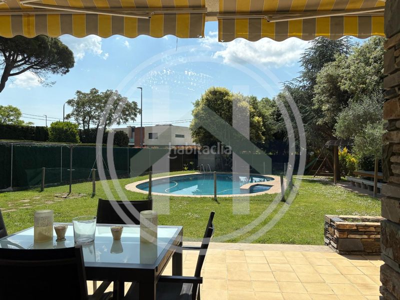 Foto 88d86b59-8403-4a5d-9a9d-8c2437795678. Casa amb calefacció aparcament piscina a Cardedeu