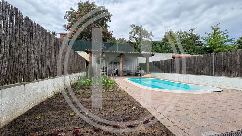 Foto 400f8c83-a03c-4bdb-b130-97d7407bf66f. Casa amb calefacció aparcament piscina a Cardedeu