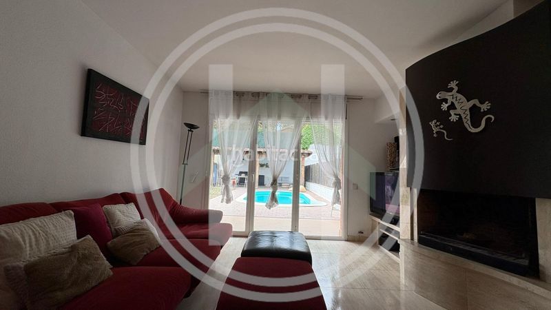 Foto a4b3af41-6630-41fb-a0ed-57fa356797d2. Casa amb calefacció aparcament piscina a Cardedeu