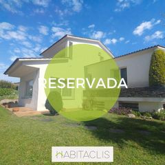 Maison à Carrer terrassa 11. Exclusiva vivienda junto a zona verde en can corbella, cardedeu