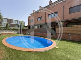 Casa adossada  Trias de bes 67. Exclusiva casa adosada en el corazón de cardedeu