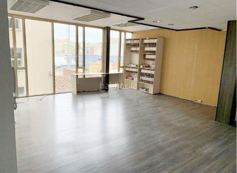 Foto c6626d30-683f-4b23-8166-5a2d89b9f1c2. Alquiler local comercial excelentes condiciones para comenzar su actividad en Granollers