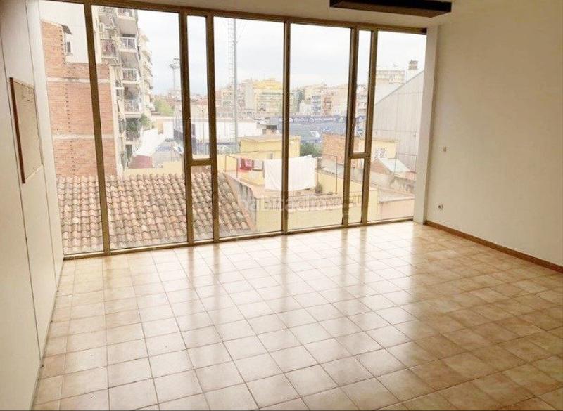 Foto e9551237-e646-46c2-8fc1-7b99b7206084. Lloguer local comercial amb calefacció a Font Verda Granollers