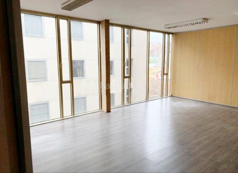 Foto 82390e2e-d03b-41a1-9aca-155621b3520c. Rent business premise with heating in Font Verda Granollers