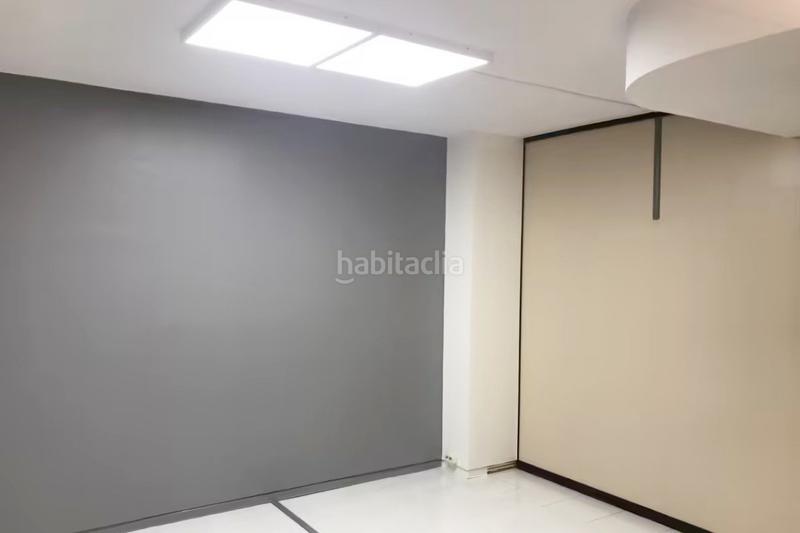 Foto 113a57ad-c90a-41ea-b5ed-6454b05c0677. Local comercial inmejorables condiciones para su despacho en Granollers