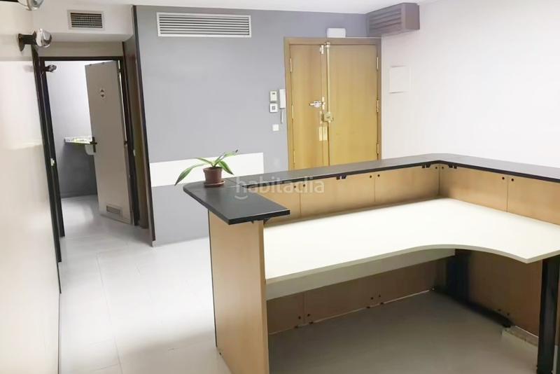 Foto 8c041d91-735f-4447-8ac4-9d9de8f4d0bf. Local comercial inmejorables condiciones para su despacho en Granollers