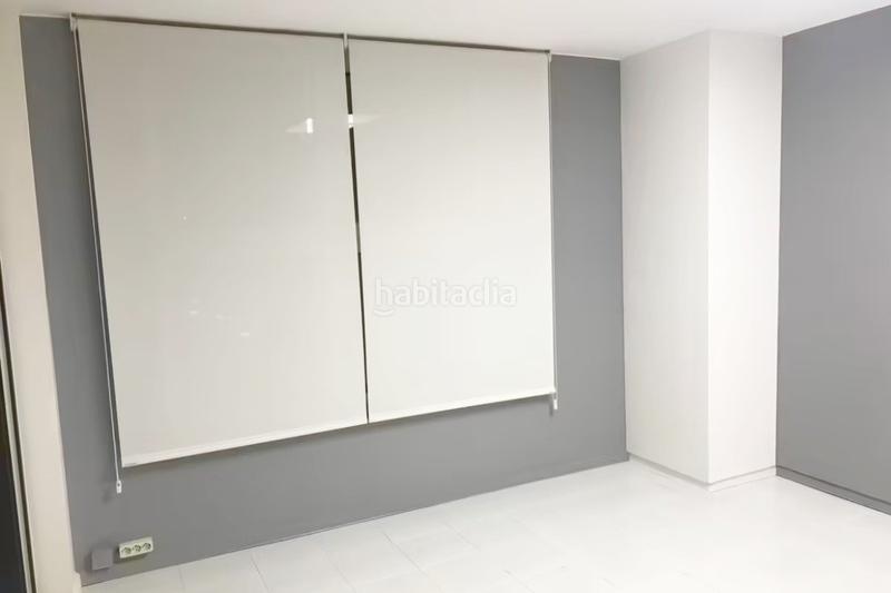 Foto 8edc3298-f4da-4dbd-8f24-372aac131a6c. Local comercial inmejorables condiciones para su despacho en Granollers