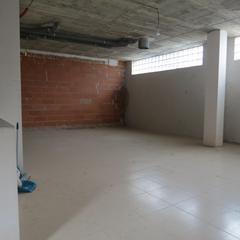 Local Comercial a Palau-solità i Plegamans. Ideal emprendedores