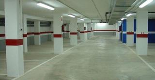 Rent Car parking in Sant Llorenç Savall. Parking para moto
