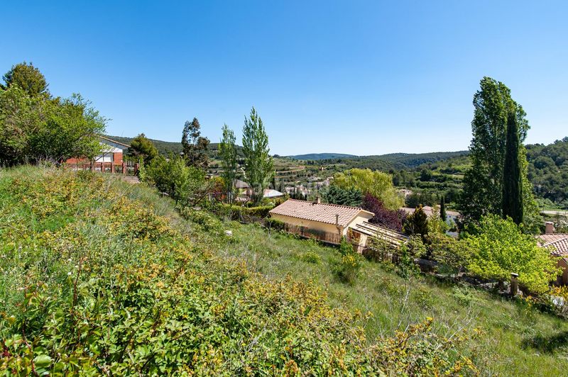 Foto f6fa8d46-a4f6-412c-80da-5d9d6aab9208. Terreny residencial a Pontons