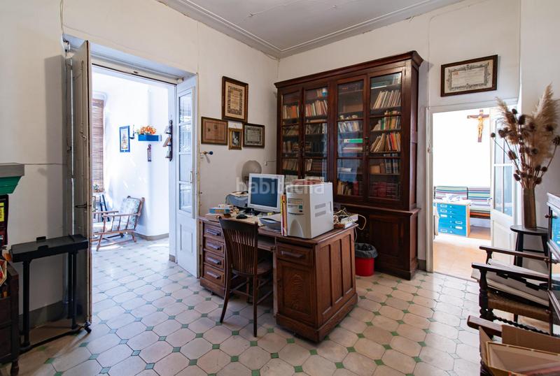 Foto 1f630c7a-58ed-4626-9e3d-1241050a5836. Edificio  emblemático en plaza la vila en Vilafranca del Penedès