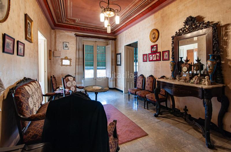 Foto aa85adff-efe3-4303-a6a6-7786aff225f1. Edificio  emblemático en plaza la vila en Vilafranca del Penedès