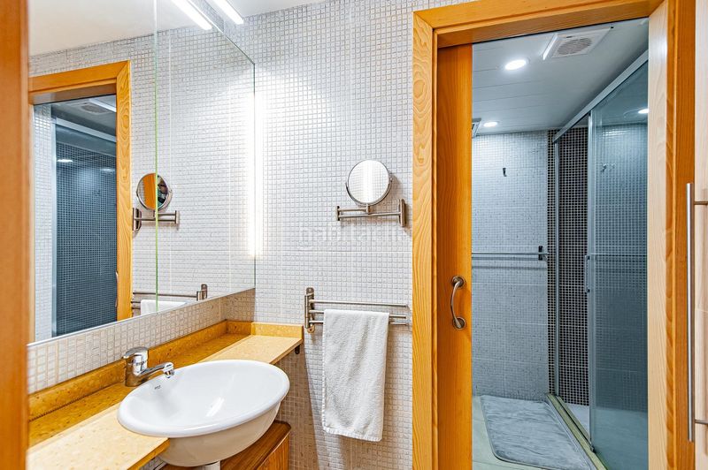 Foto 5e48b2b6-786c-4d3d-abfd-286d776a9179. Rent flat with parking in Granada (La)