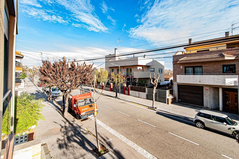 Foto cb052823-de22-43a0-9890-c9f6094fb72e. Rent flat with parking in Granada (La)