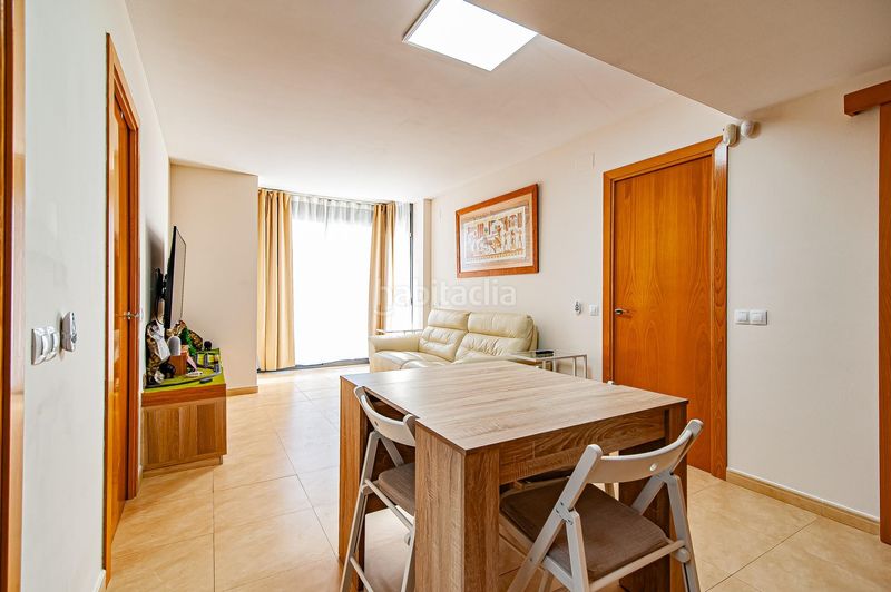 Foto d54b160e-4d78-4e20-902d-c8e45b684b05. Rent flat with parking in Granada (La)