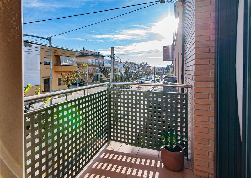 Foto d74b1528-c5f0-4aba-8b33-24840ed103a3. Rent flat with parking in Granada (La)