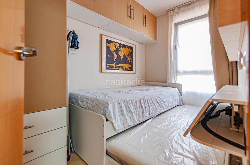 Foto e15e6c85-5278-4c0a-8fae-7e877a78ea7d. Rent flat with parking in Granada (La)