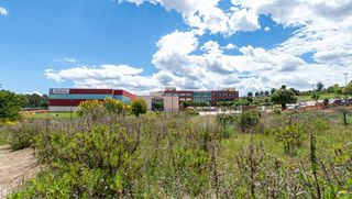 Terreno residenziale  Carrer núria. Estupendo terreno en masia bach