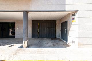 Autoparkplatz  Carrer germanor. Parking para coche pequeño