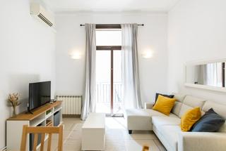 Location Appartement  Carrer carrer de casp. Encantadora vivienda de 2 habitaciones en la zona dreta de leixa