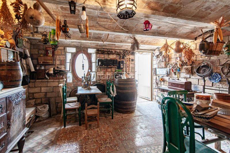 Foto 24d5db4d-f95f-4ee5-9c17-cd93afe58504. Casa aparellada a Castellet i la Gornal